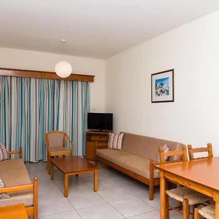 Kefalos Damon Hotel Apartments Paphos 外观 照片