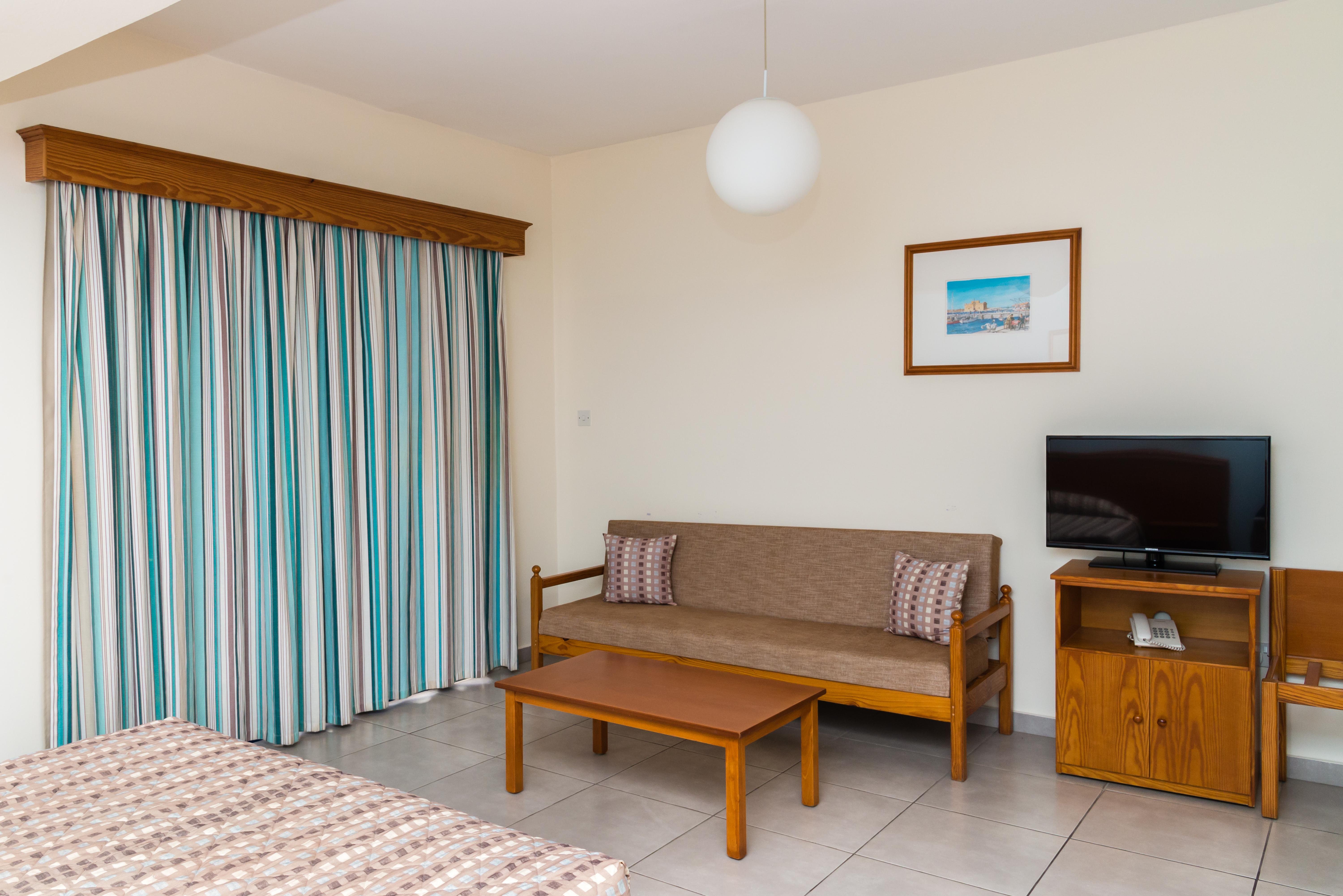 Kefalos Damon Hotel Apartments Paphos 外观 照片