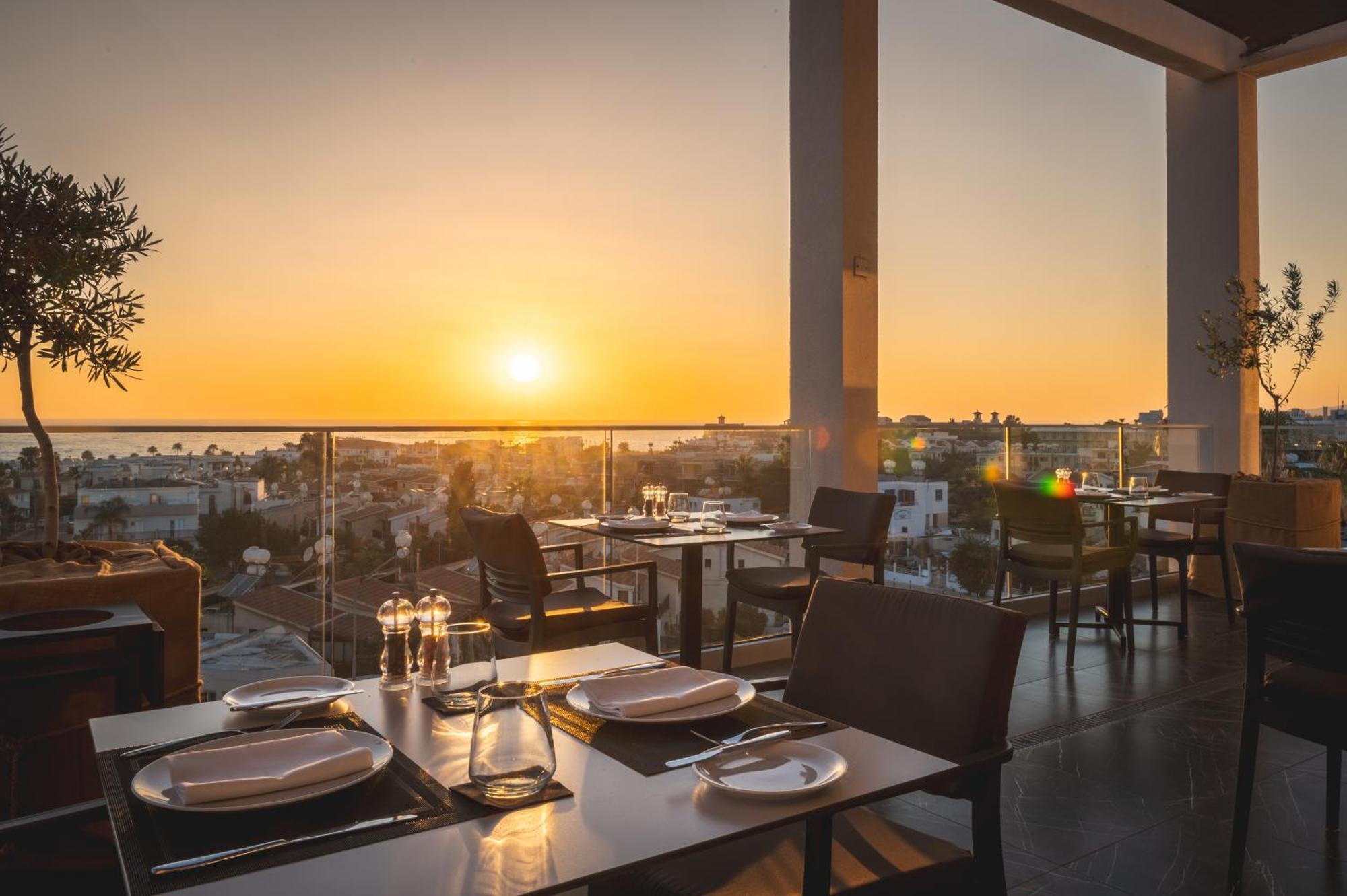 Kefalos Damon Hotel Apartments Paphos 外观 照片